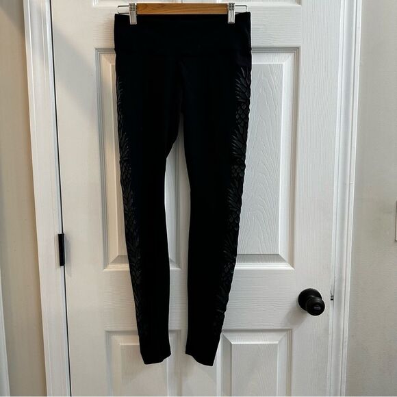 Rare Lululemon Full Length Leggings pineapple Pattern Black Active size 6 - Picture 3 of 12